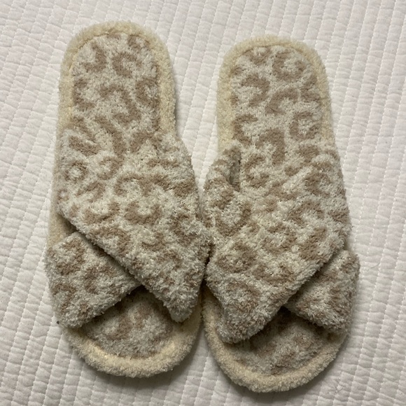 ๐ Cheetah Print Slipper Sandals - Picture 1 of 8